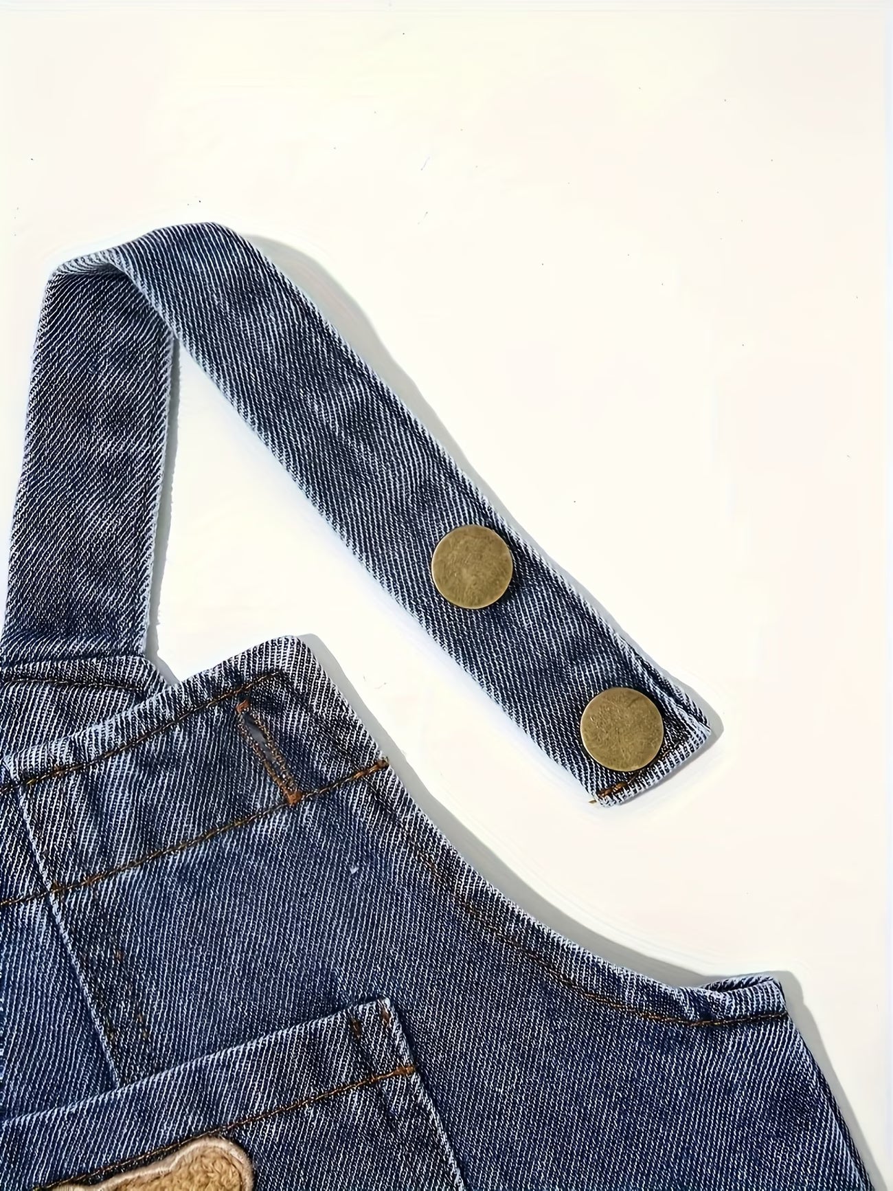 Overol jean con camiseta
